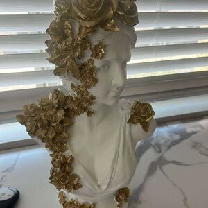Z Gallerie Gold and White Floral Bust